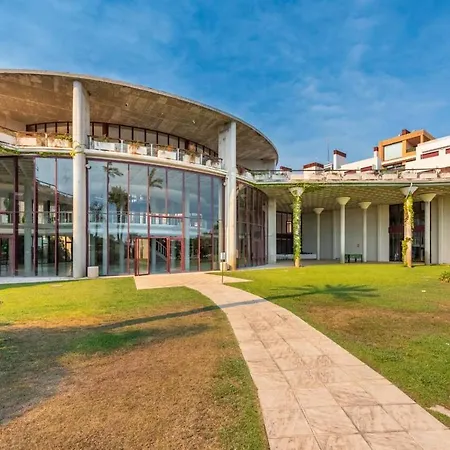 Parque Botanico Club & Country * إِستيبونا